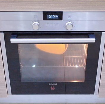 桃心草莓蛋糕，滿滿的草莓香氣，漂亮又美味